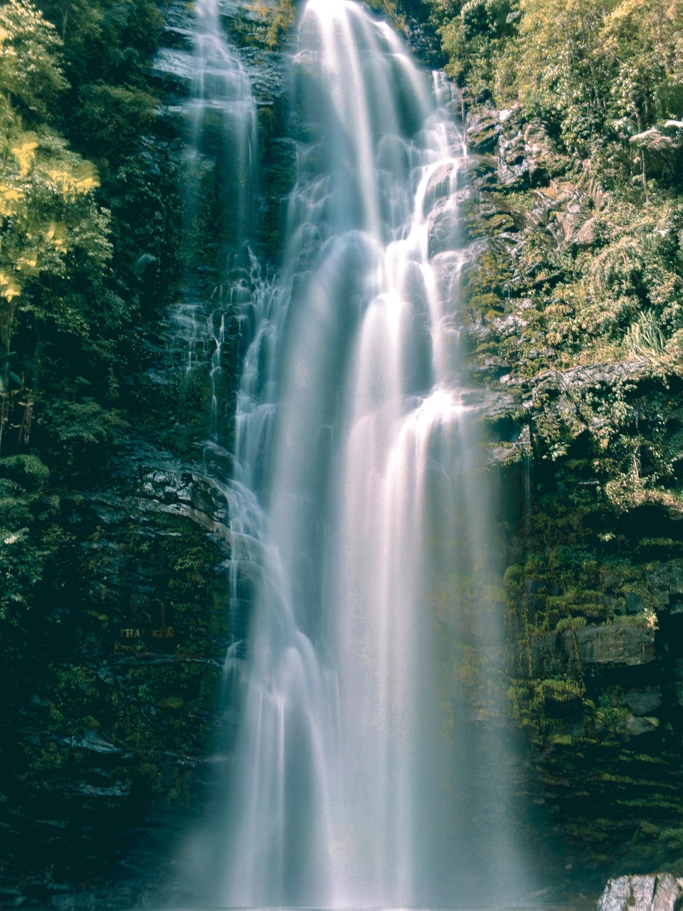 waterfall-7397017_1280